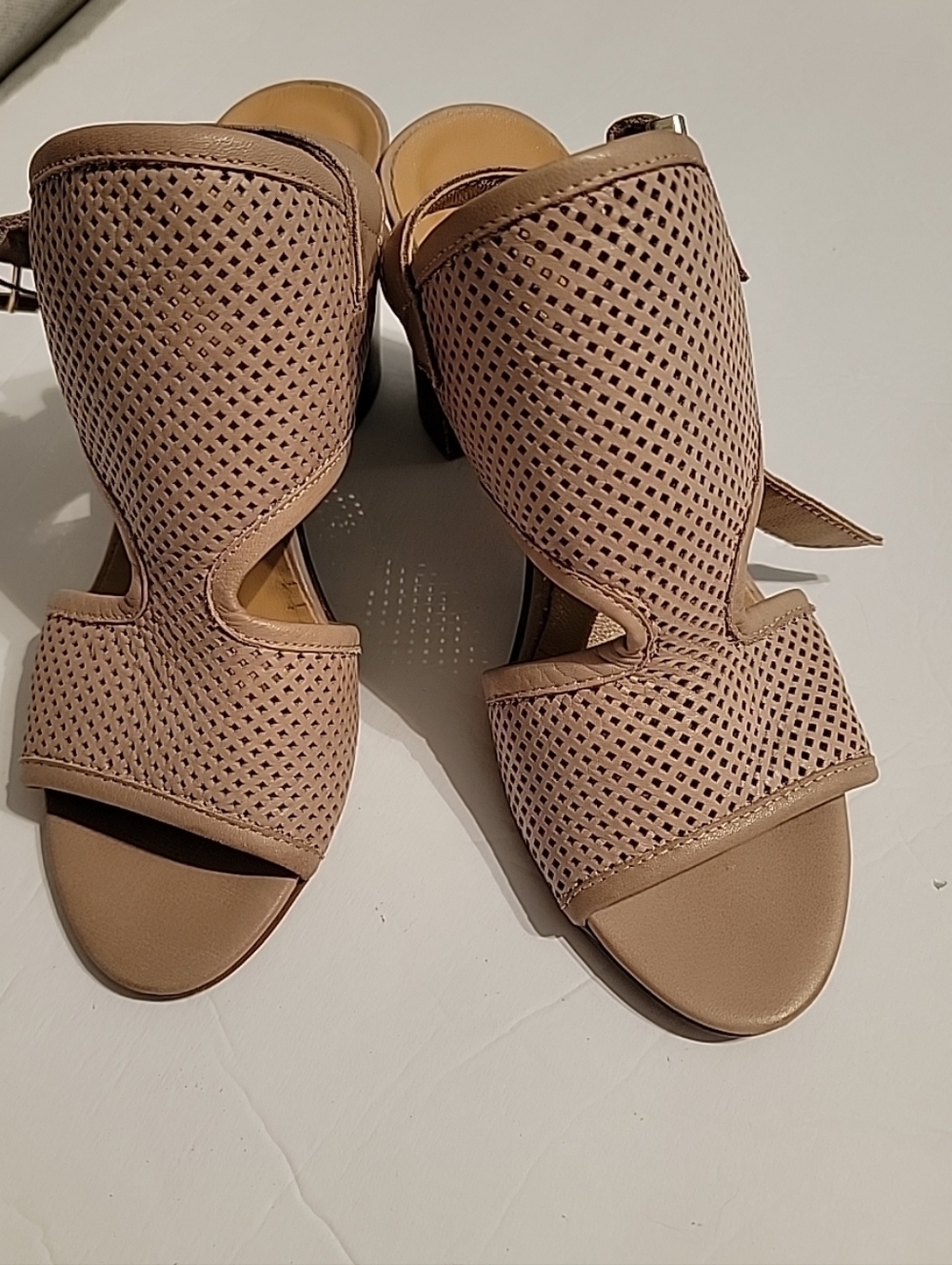 Avellini Women’s Italy Leather Open Toe 3 1/2 Block Heel Sandals Tan Sz7.5/8 EUC